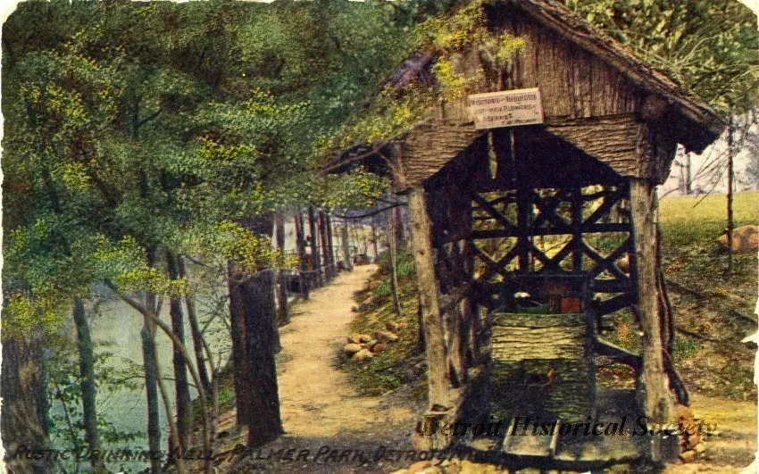 Postcard - Rustic Drinking Well, Palmer Park, Detroit, Mich