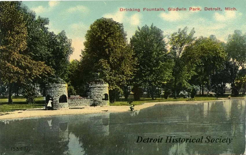 Postcard - Drinking Fountain, Gladwin Park, Detroit, Mich.