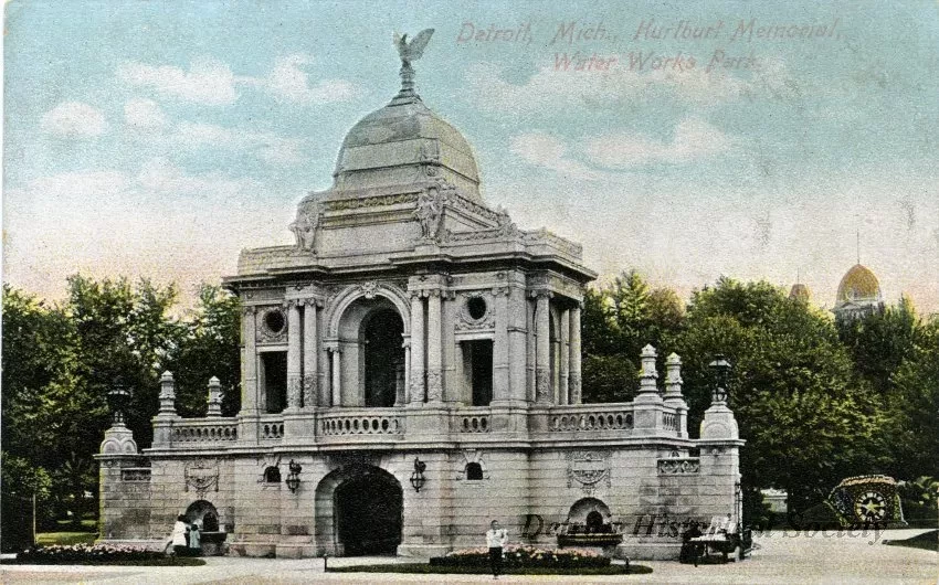 Postcard - Detroit, Mich., Hurlbut Memorial, Water Works Park.
