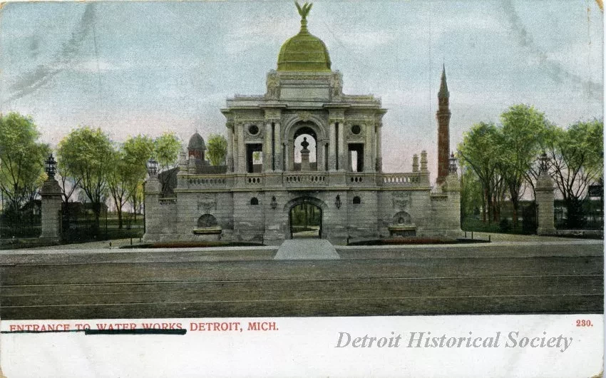 Postcard - Entrance to Water Works Park, Detroit, Mich.