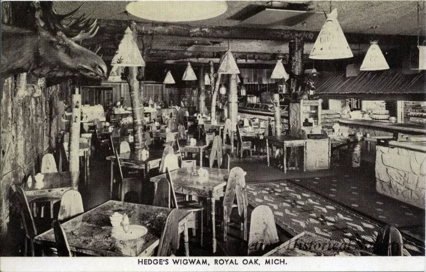 Postcard - Hedge's Wigwam, Royal Oak, Mich.