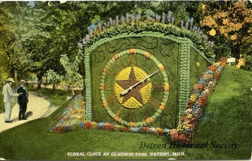 Postcard - Floral Clock at Gladwin Park, Detroit, Mich.
