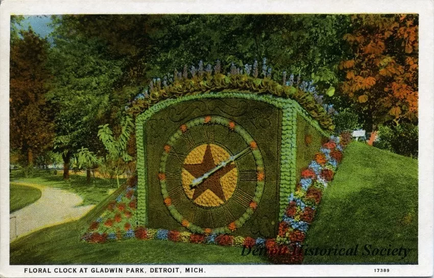 Postcard - Floral Clock at Gladwin Park, Detroit, Mich.