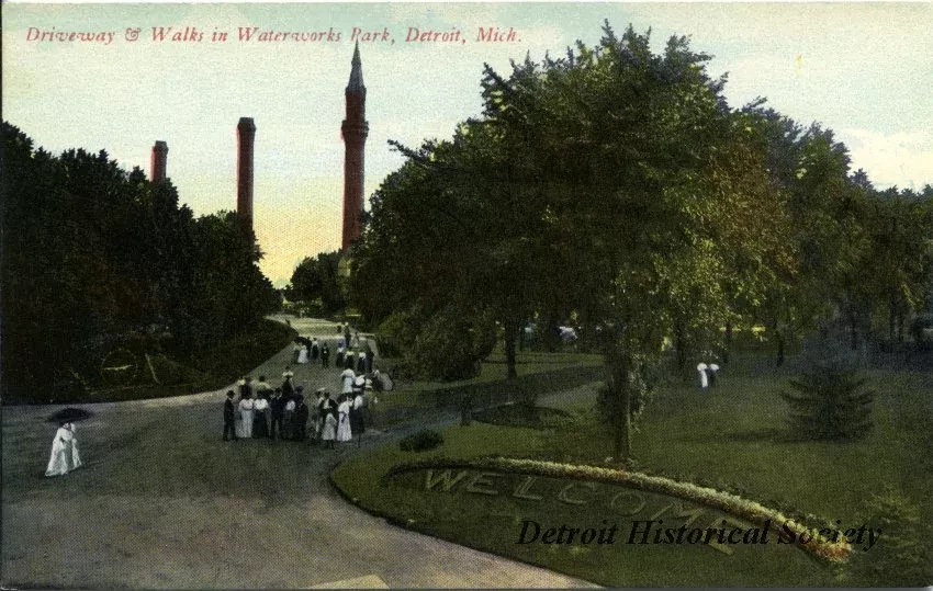Postcard - Driveway & Walks in Water Works Park, Detroit, Mich.