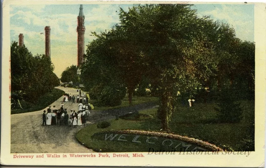 Postcard - Driveway and Walks in Waterworks Park, Detroit, Mich.