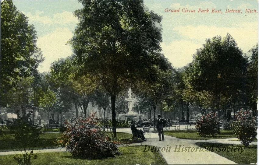 Postcard - Grand Circus Park East, Detroit, Mich.