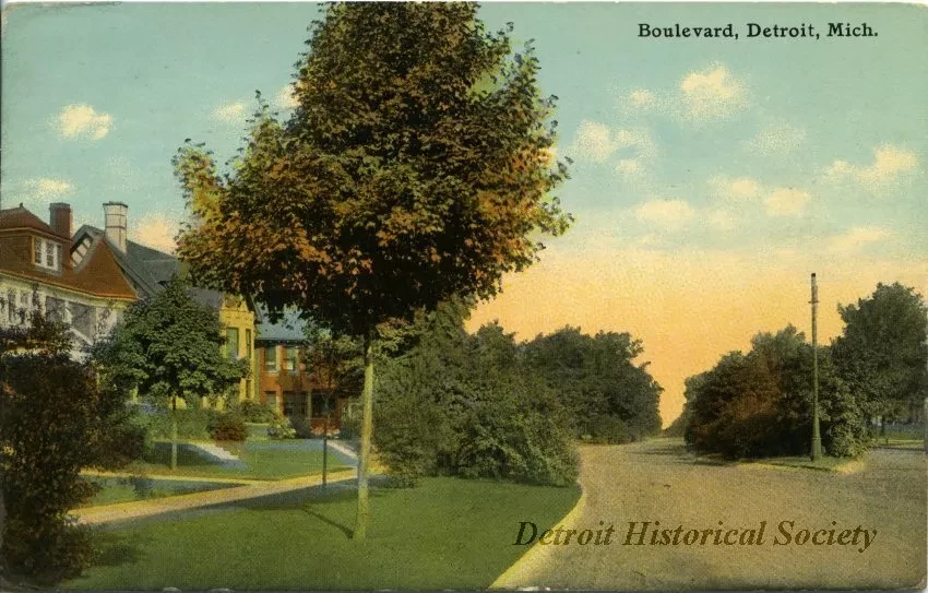 Postcard - Boulevard, Detroit, Mich.
