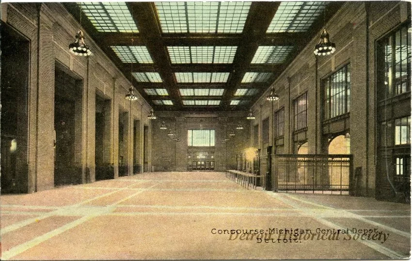 Postcard - Concourse, Michigan Central Depot, Detroit.