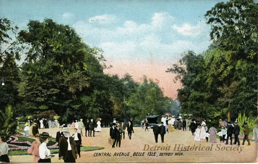 Postcard - Central Avenue, Belle Isle, Detroit, Mich.