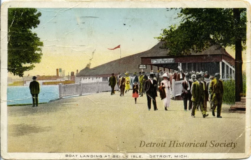 Postcard - Boat Landing at Belle Isle, Detroit, Mich.