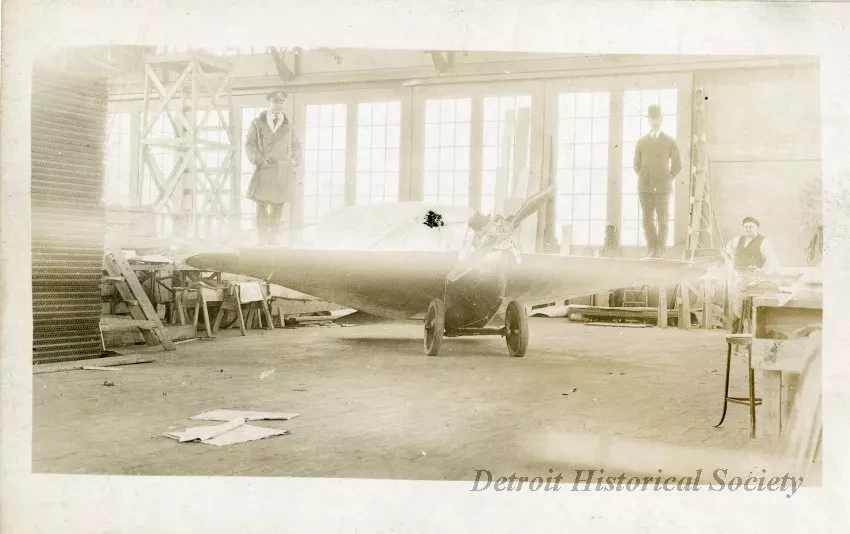 Postcard, Picture