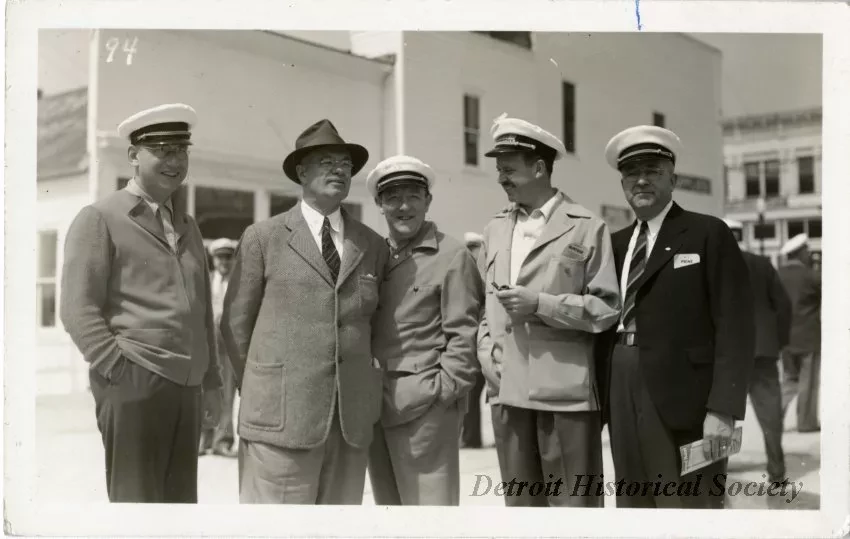 Postcard, Picture