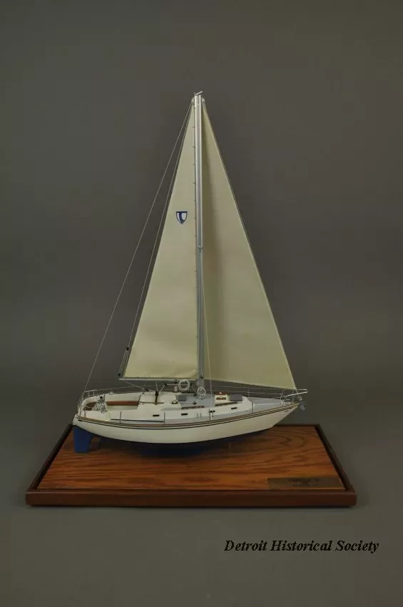 Model - Tartan - 37