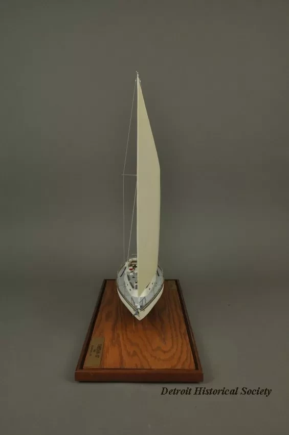 Model - Tartan - 37