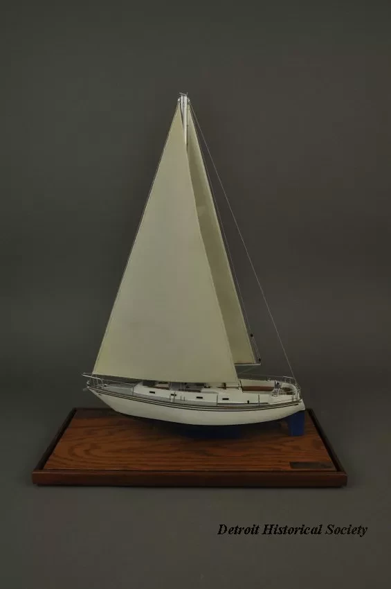 Model - Tartan - 37