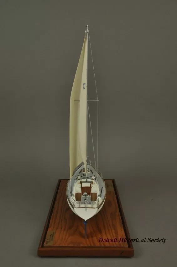 Model - Tartan - 37