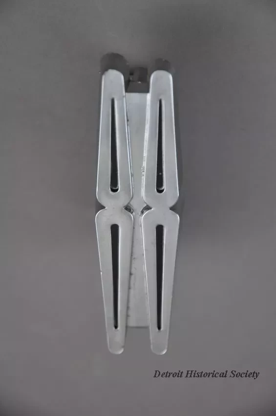 Emblem, Automotive