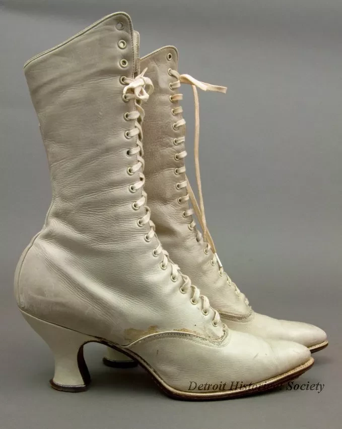 Shoe