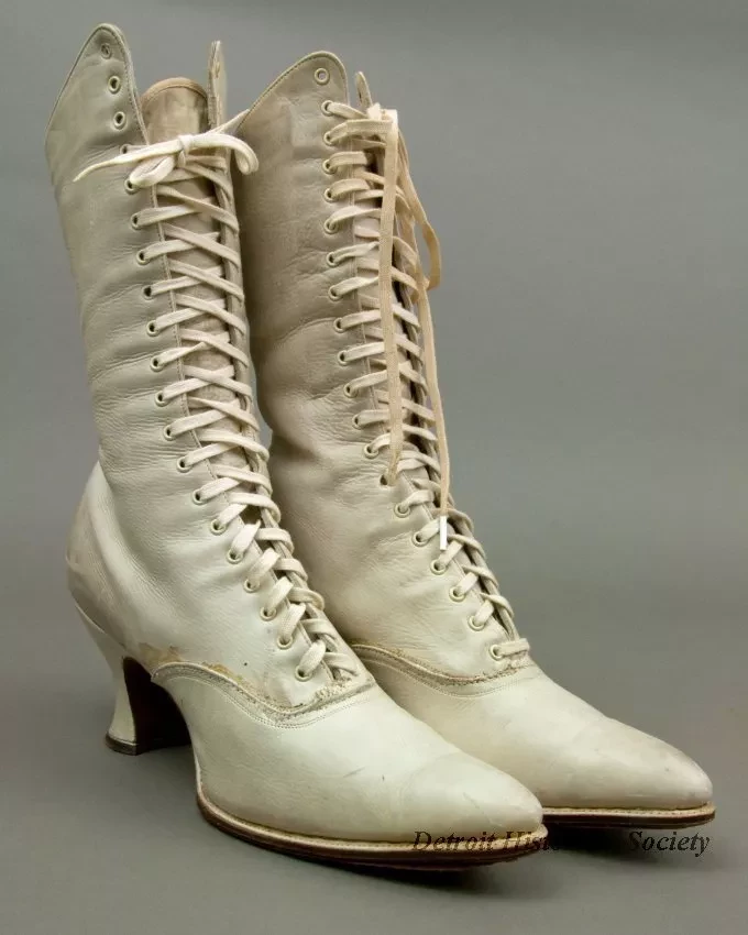 Shoe