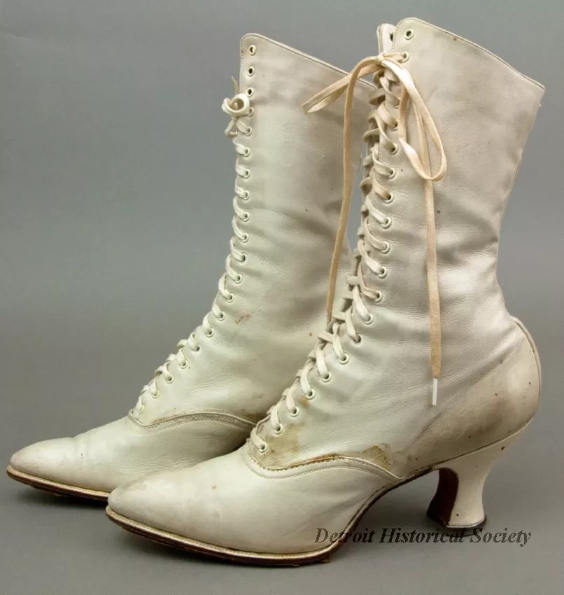 Shoe