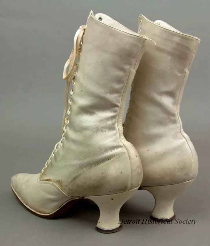 Shoe