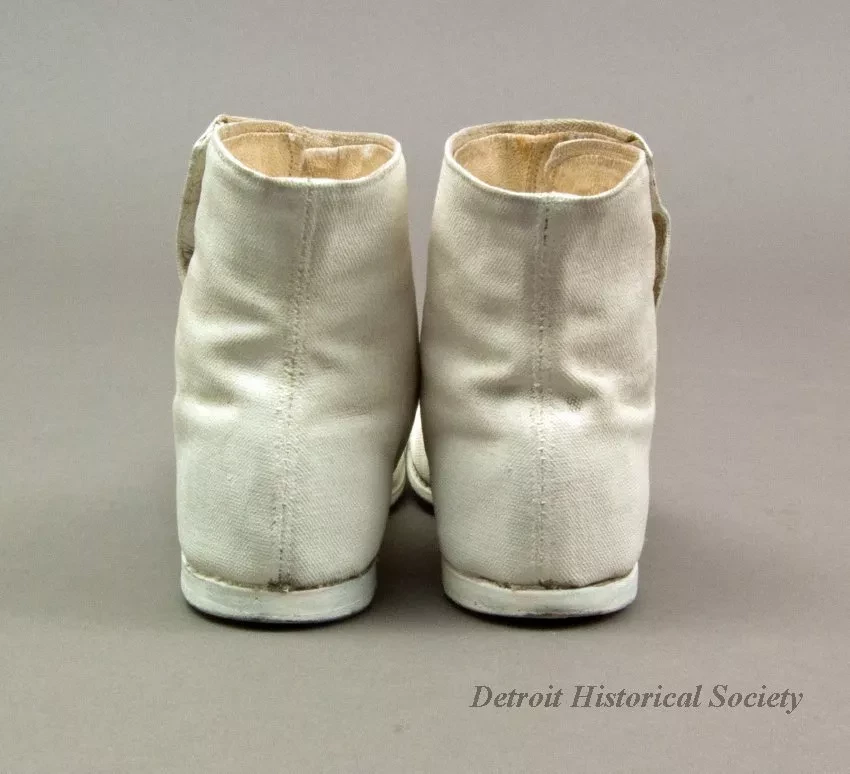 Shoe