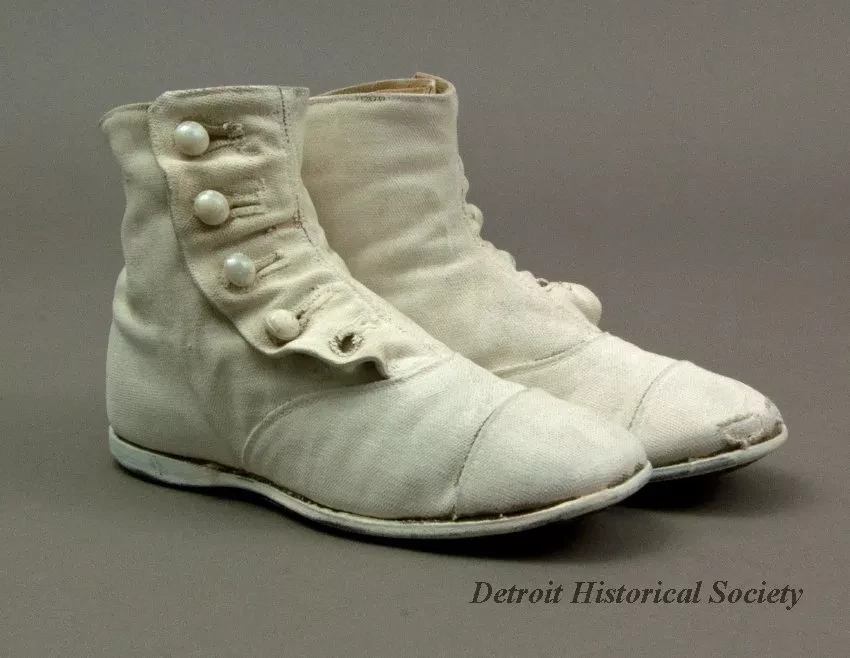 Shoe