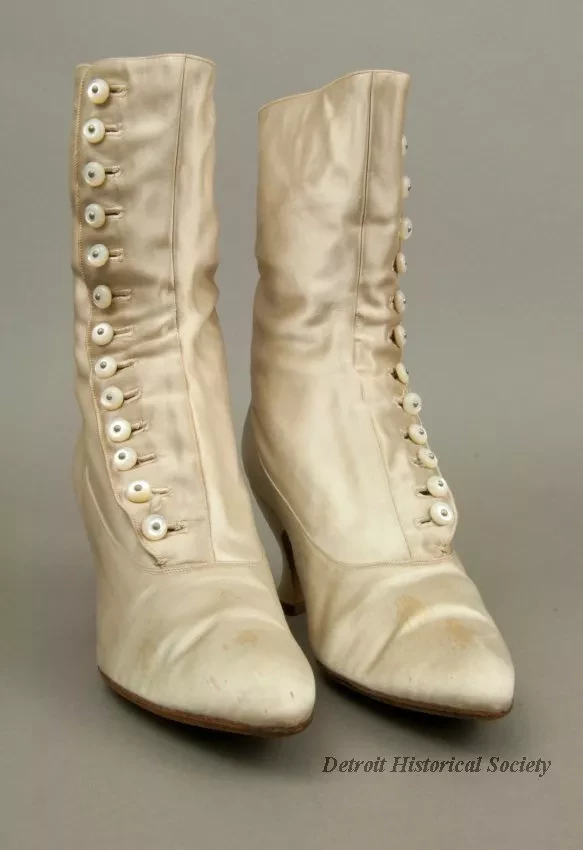 Shoe
