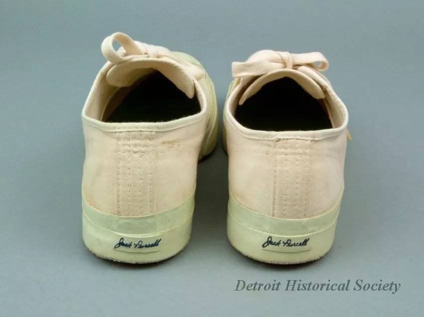 Shoe