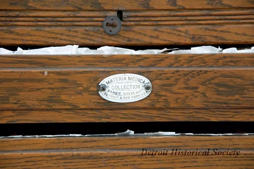 Cabinet, Medicine