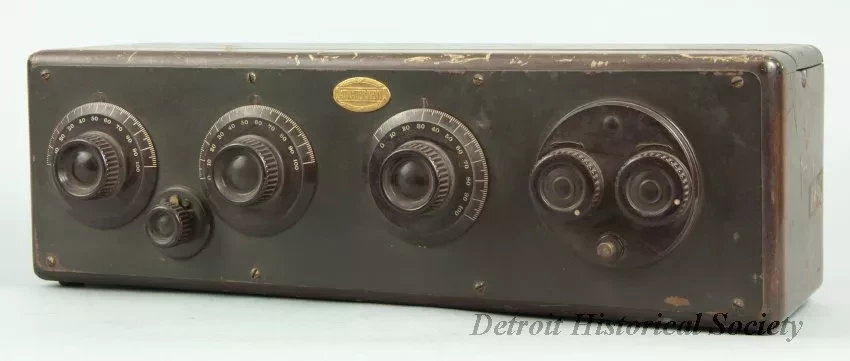 Radio, Table