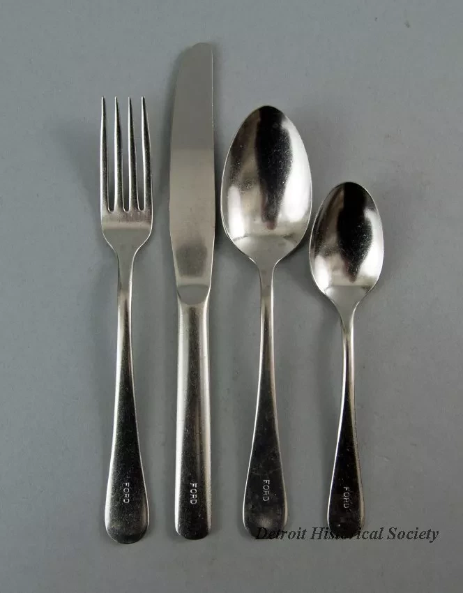 Set, Tableware