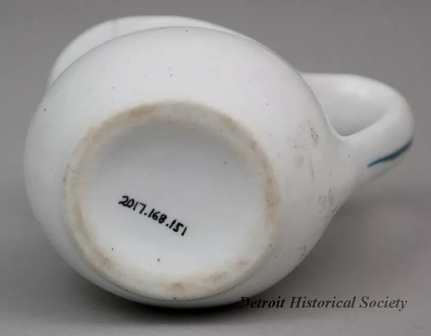 Pitcher, Cream