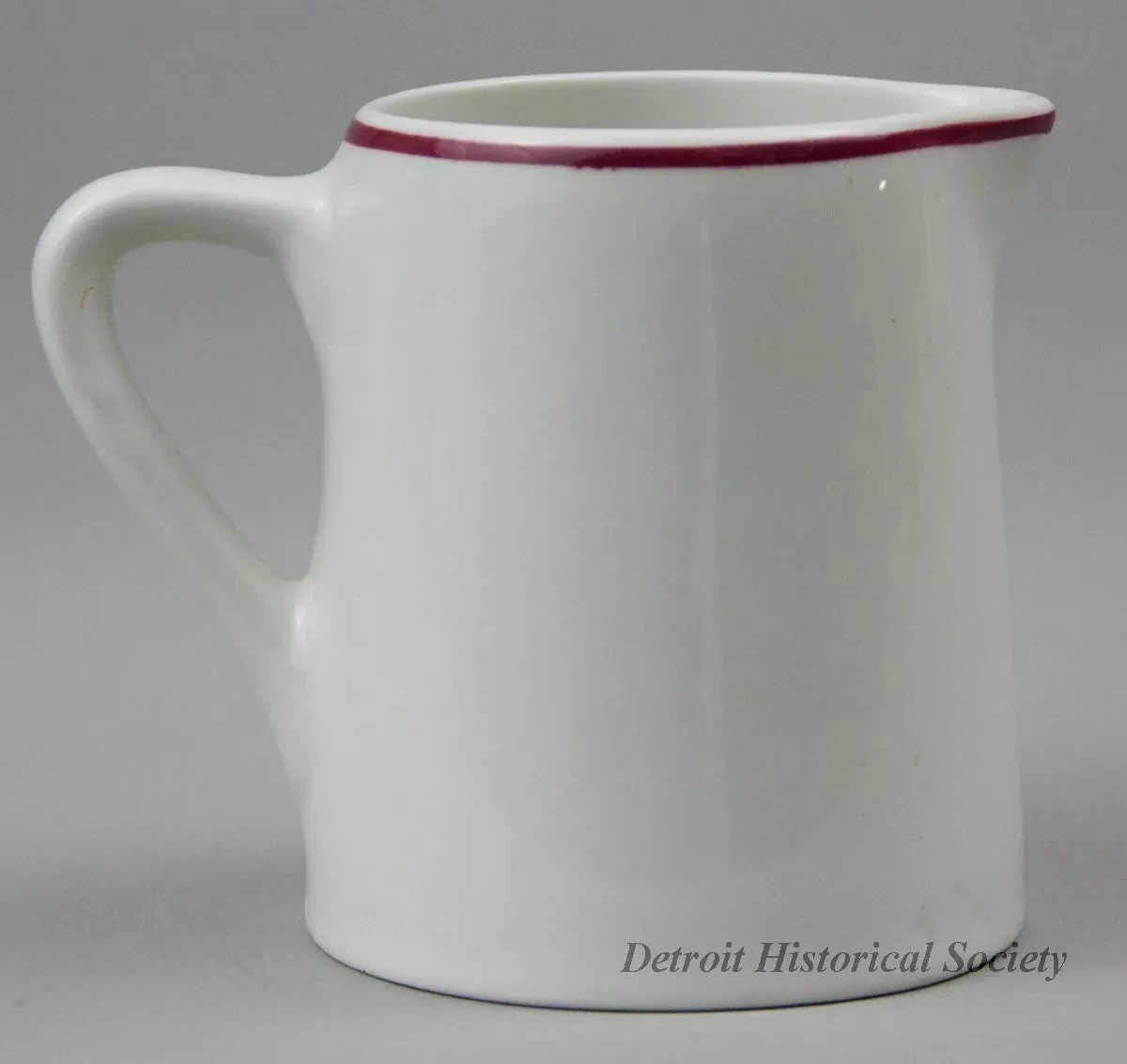Pitcher, Cream