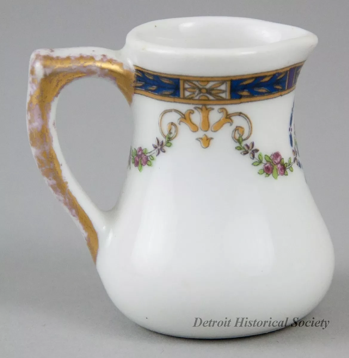 Pitcher, Cream