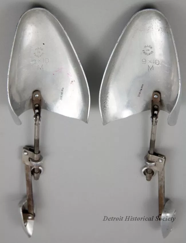 Stretcher, Shoe