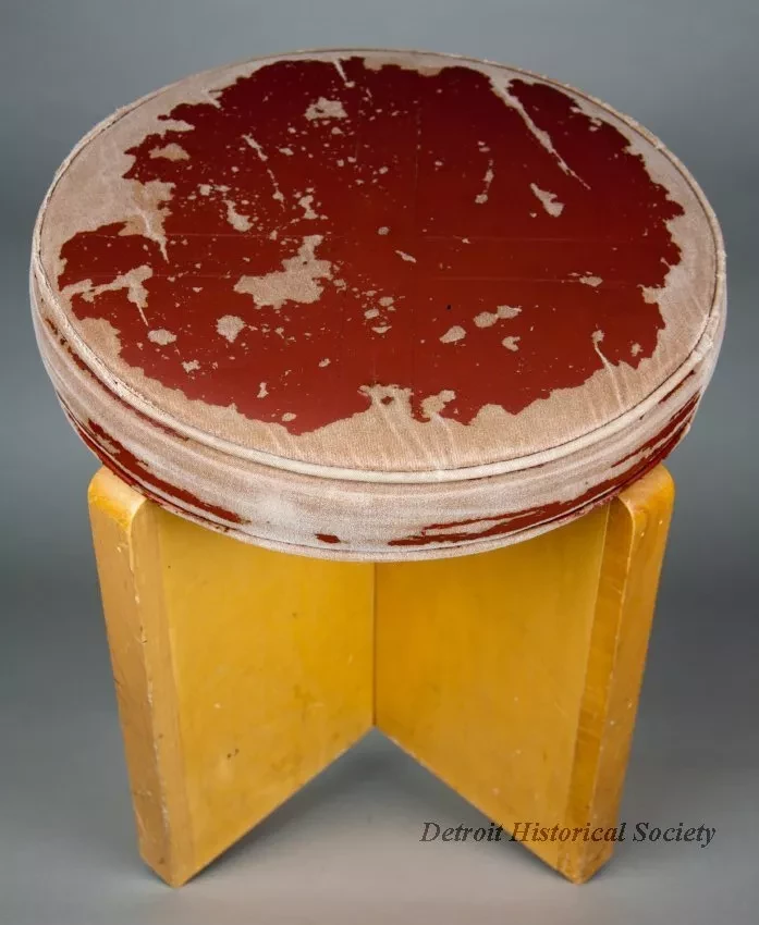 Stool, Dressing