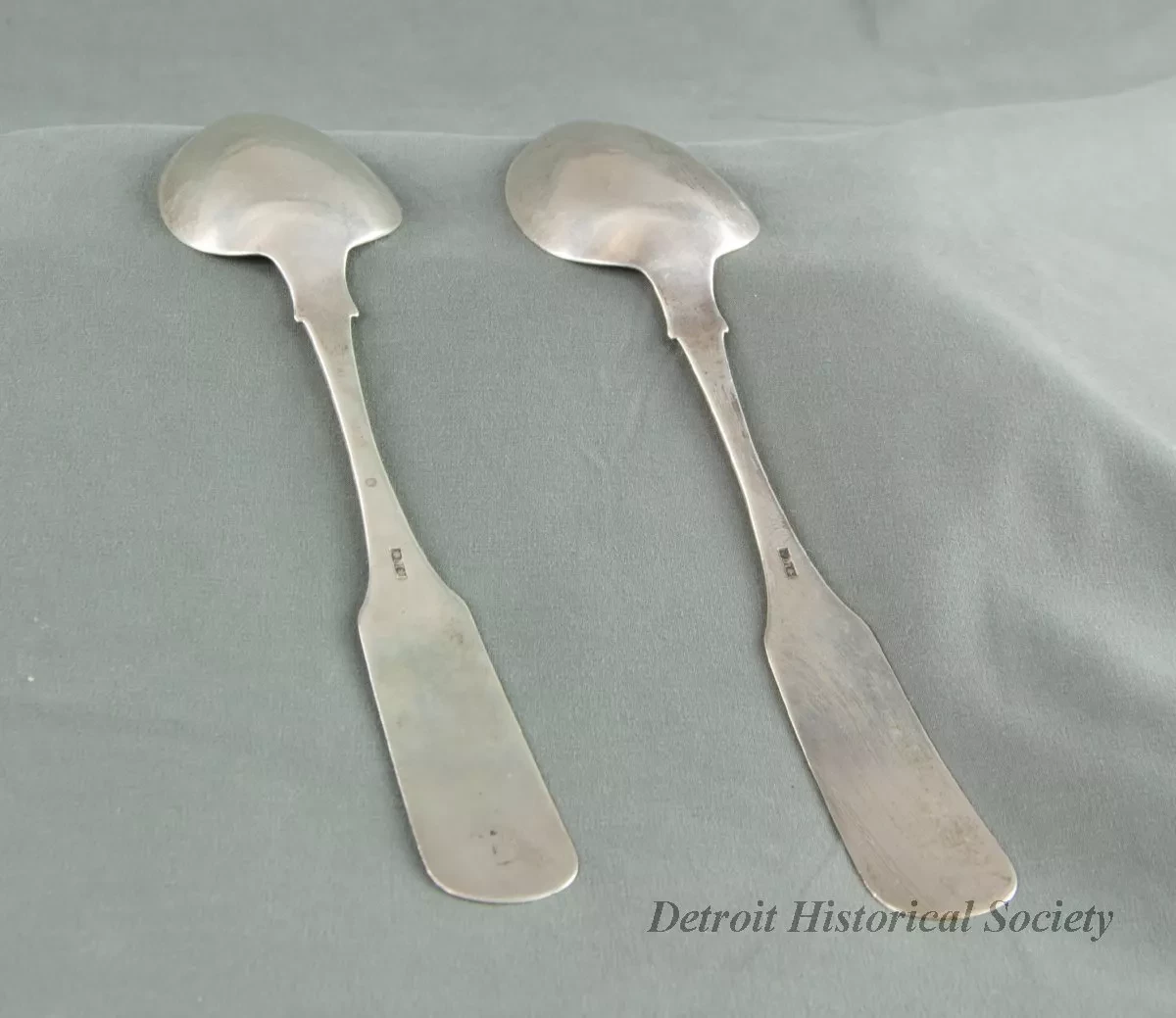 Spoon, Serving