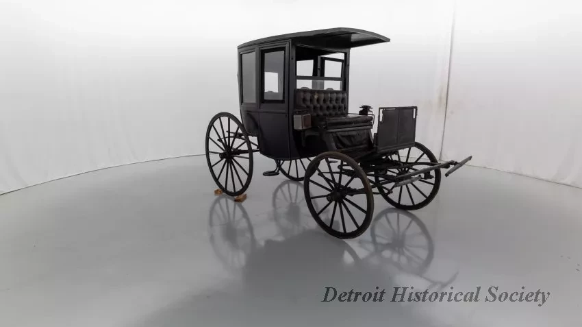 Carriage - 1890's Enclosed Rockaway Carriage - Dhs_1948_145_028_arceye_spin_02_045