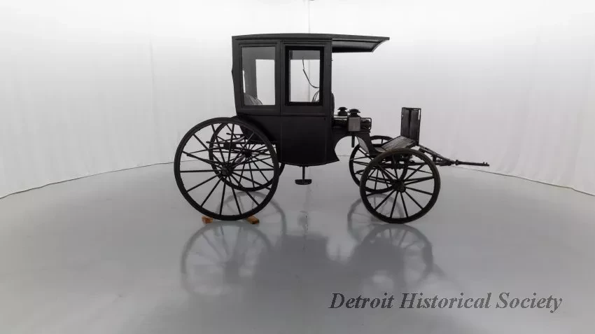 Carriage - 1890's Enclosed Rockaway Carriage - Dhs_1948_145_028_arceye_spin_01_001
