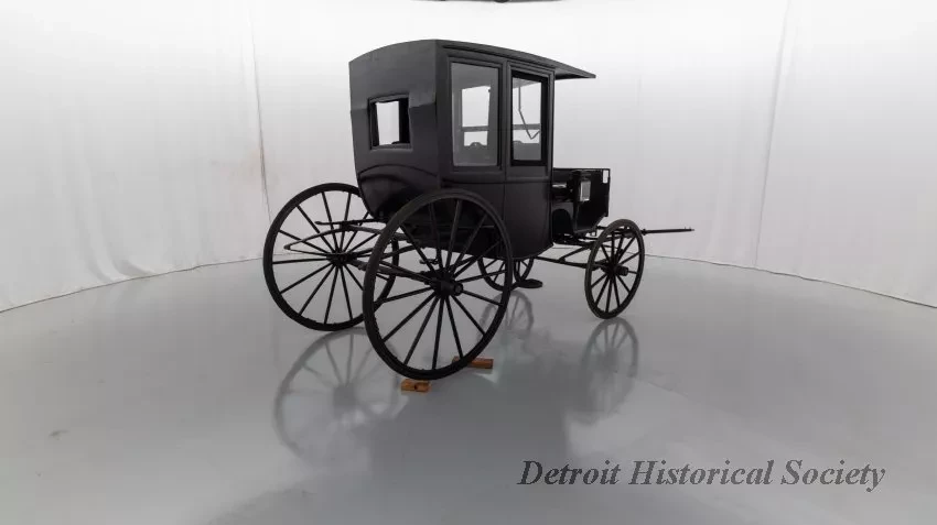 Carriage - 1890's Enclosed Rockaway Carriage - Dhs_1948_145_028_arceye_spin_01_007