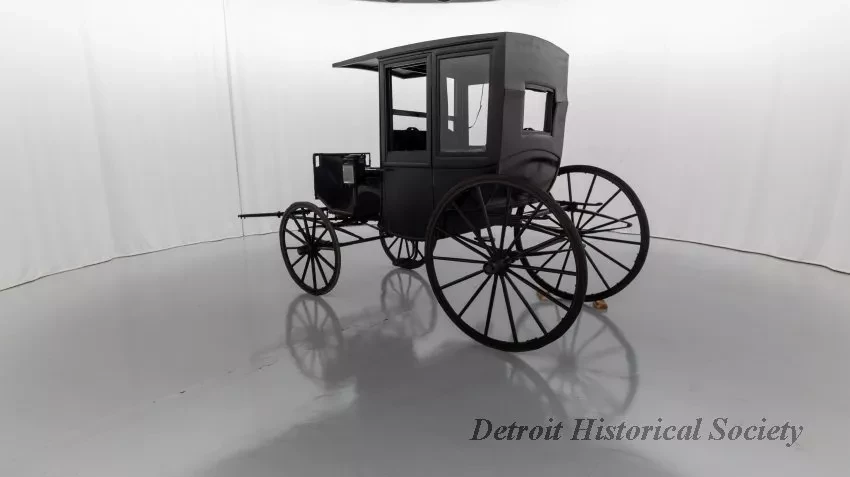 Carriage - 1890's Enclosed Rockaway Carriage - Dhs_1948_145_028_arceye_spin_01_021