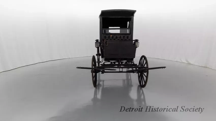 Carriage - 1890's Enclosed Rockaway Carriage - Dhs_1948_145_028_arceye_spin_01_039