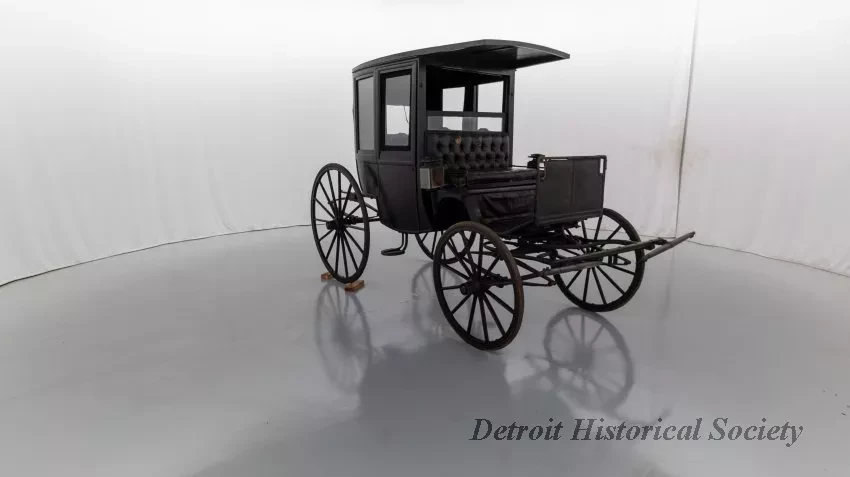 Carriage - 1890's Enclosed Rockaway Carriage - Dhs_1948_145_028_arceye_spin_01_044