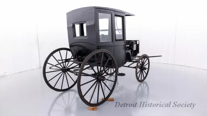 Carriage - 1890's Enclosed Rockaway Carriage - Dhs_1948_145_028_arceye_user_03