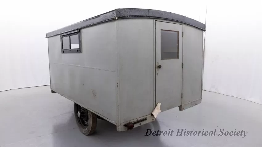 Trailer, Camping - 1929 Covered Wagon Trailer Co. camper - Dhs_1956_373_001_arceye_user_001