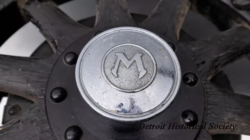 Automobile