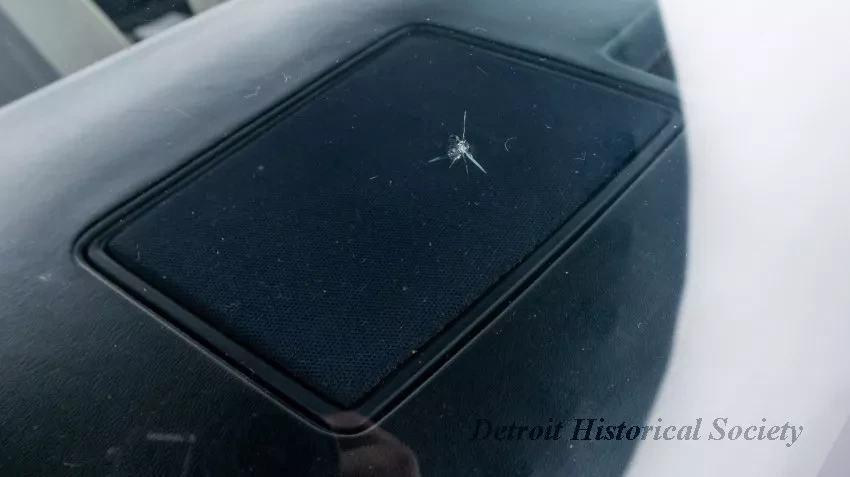 Automobile