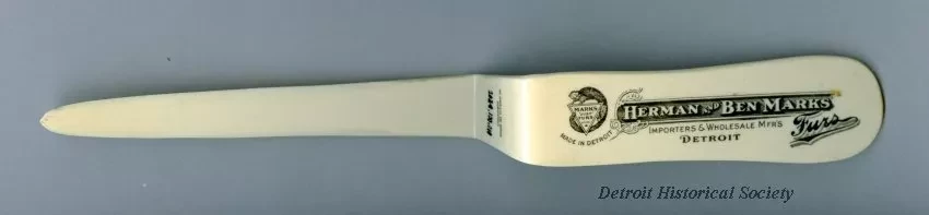 Opener, Letter