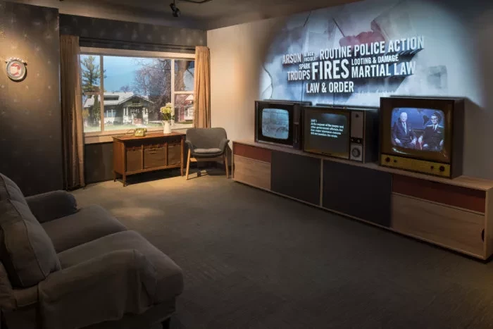 Living-Room_E@033x-700x467.jpg